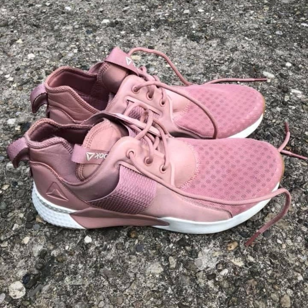 Reebok Women's Rose Pink Sneakers